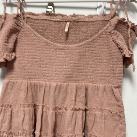 FREE PEOPLE SIZE M HAPPY WITH YOU SMOCKED TIERED MINI DRESS IN MAUVE PINK - Picture 4 of 10